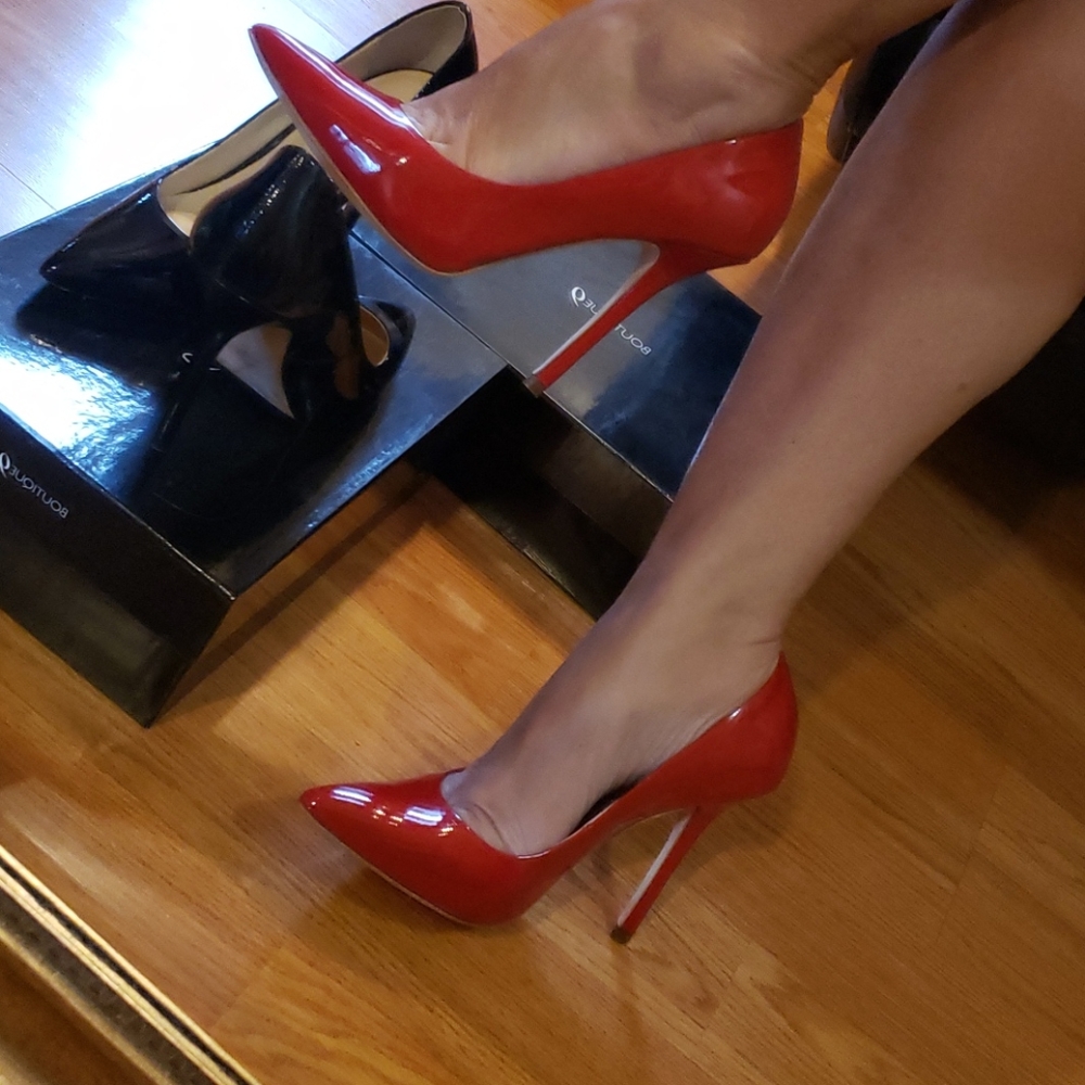 Boutique 9 gorgeous red patent leather stilettos